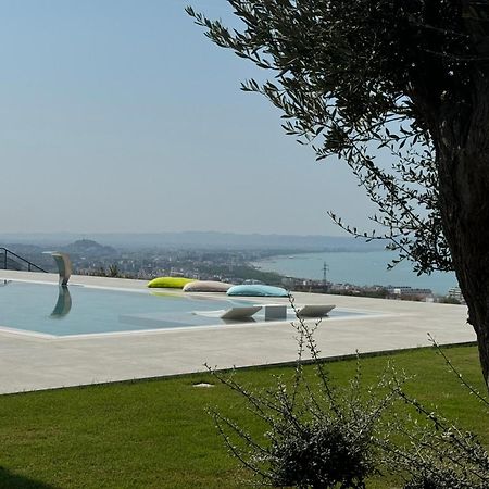 Villa Esmi Durres Kryemëdhej Eksteriør billede