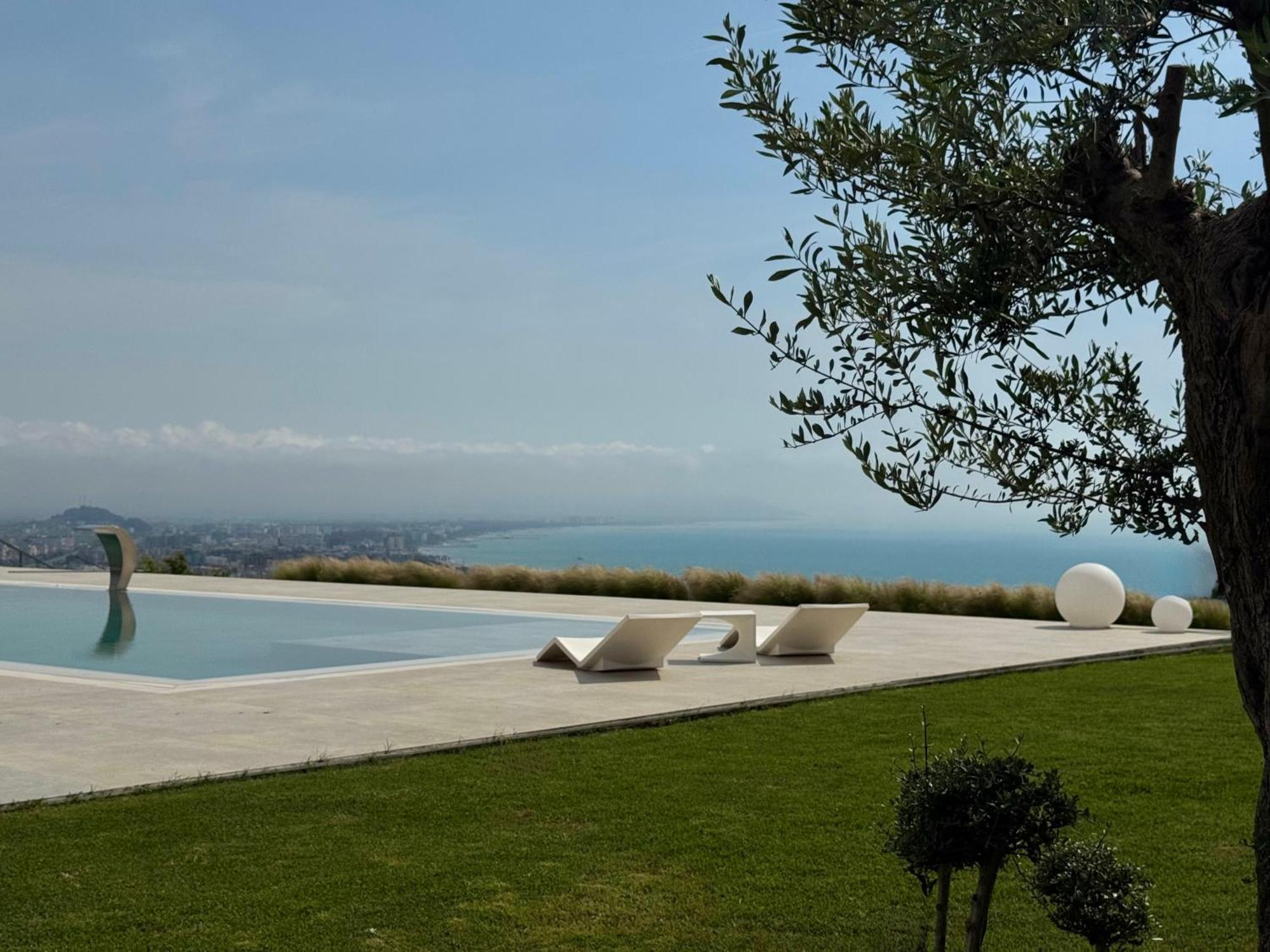 Villa Esmi Durres Kryemëdhej Eksteriør billede