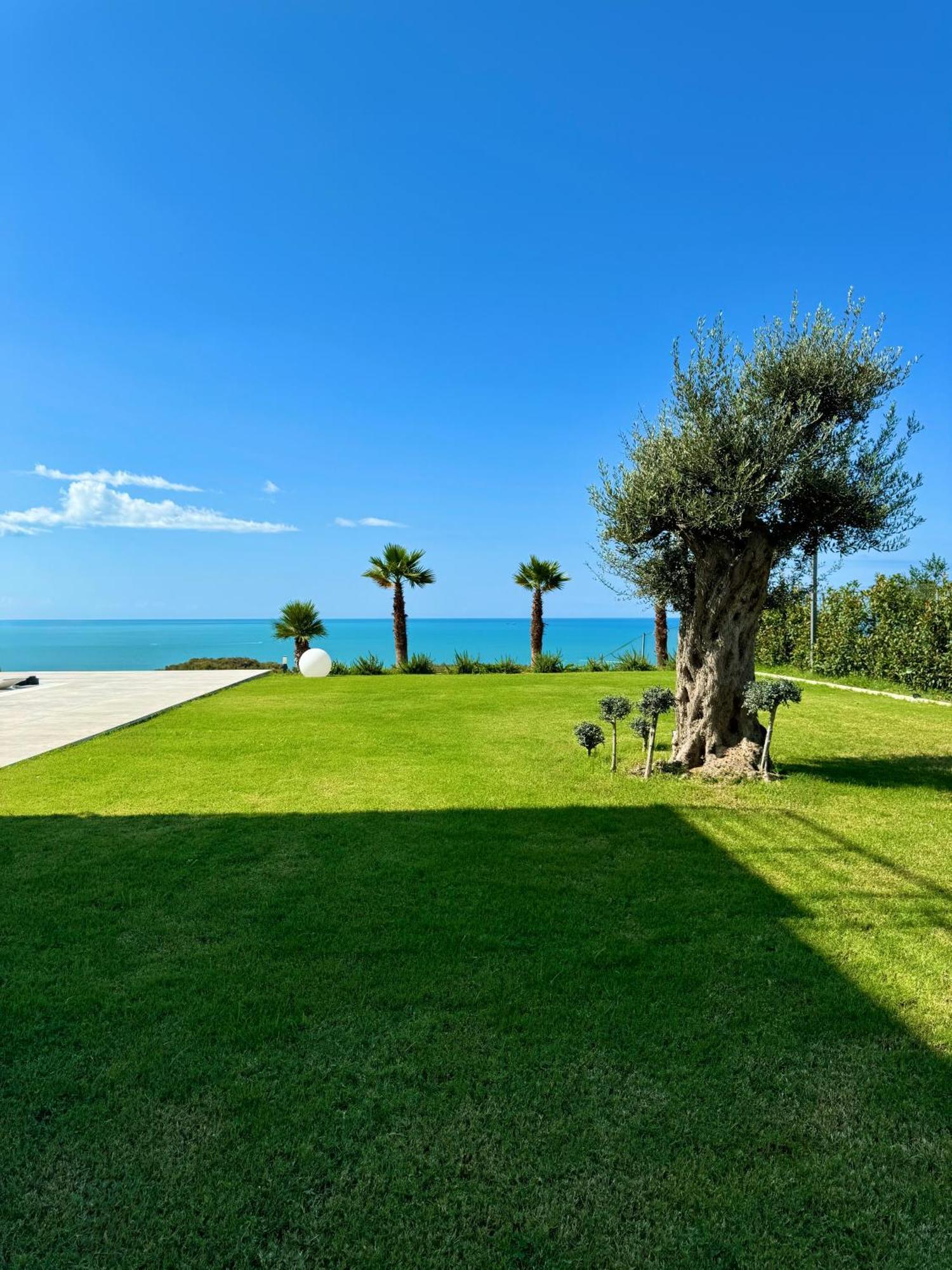 Villa Esmi Durres Kryemëdhej Eksteriør billede