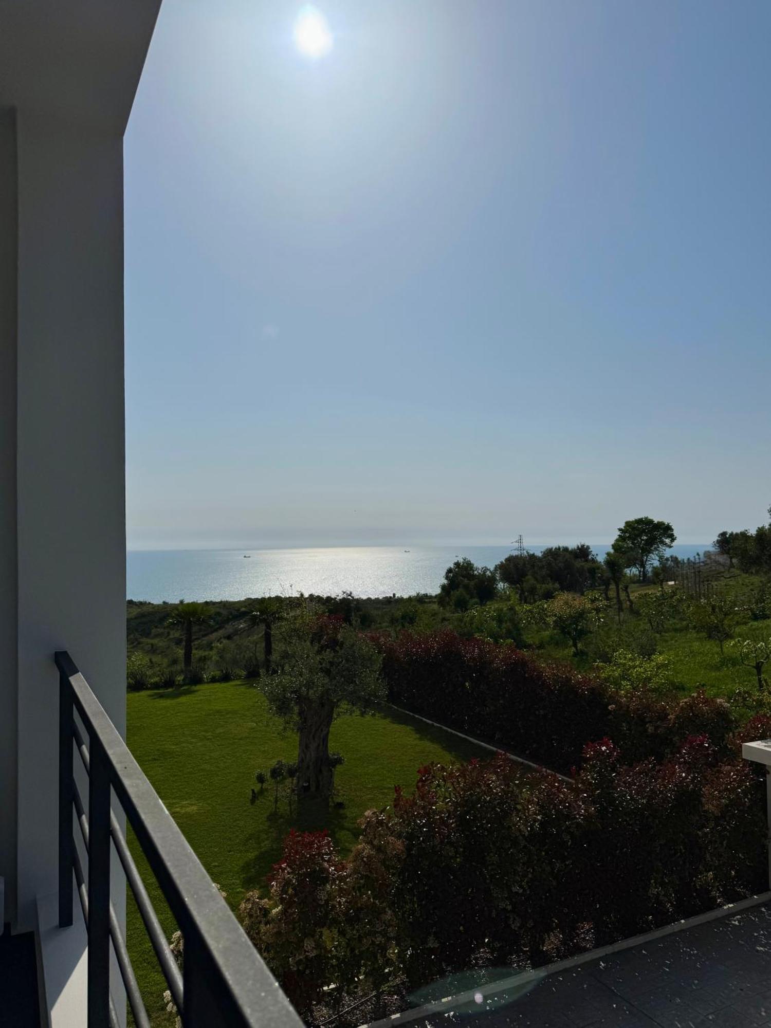 Villa Esmi Durres Kryemëdhej Eksteriør billede